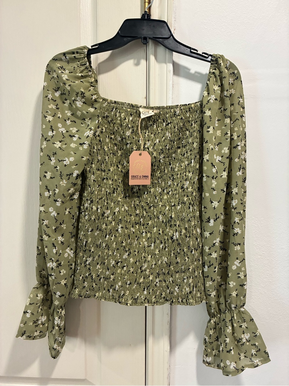 Grace & Emma Olive Floral Smocked Peasant Top XL new